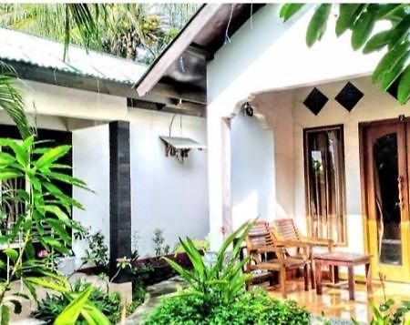Yayan Bungalow ギリ・アイル エクステリア 写真