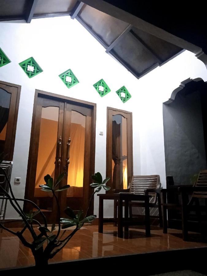 Yayan Bungalow ギリ・アイル エクステリア 写真